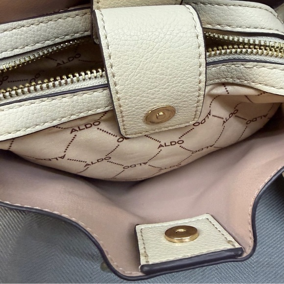 Aldo Crossbody cream colored w/ gold accent adjustable strap snap/zipper closure - Picture 11 of 15
